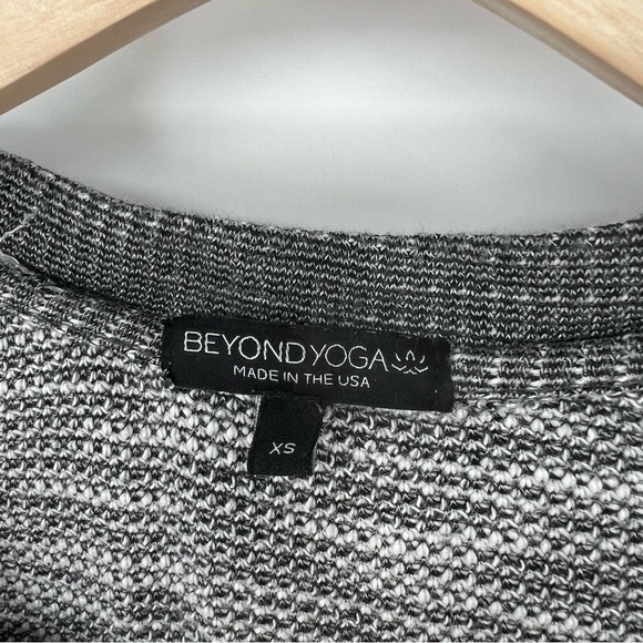 Beyond Yoga Double Faced Hi Low Sweatshirt Grey Size XS - Picture 5 of 11